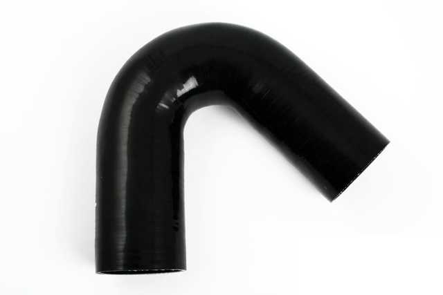 Silikonslang Svart 135 grader 1,125'' (28mm)