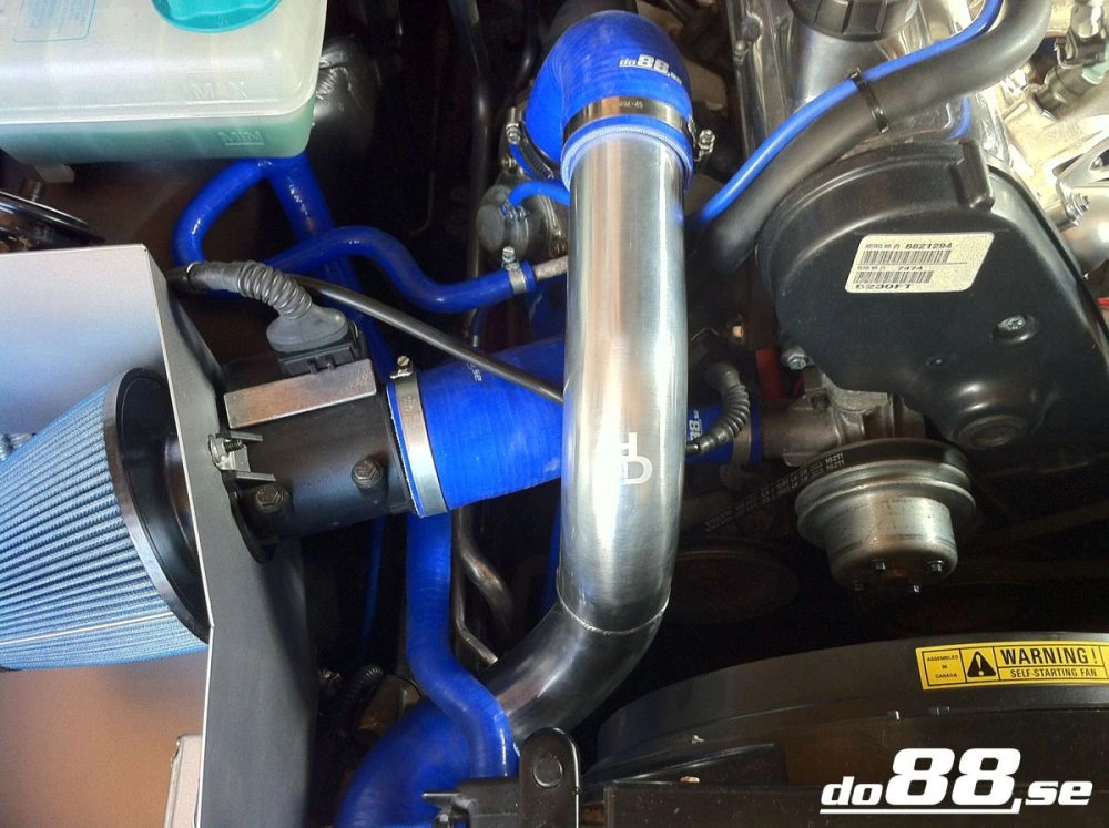 Volvo 7/940 Turbo Mittanslutning rörkit ,röda slangar ,3'' spjällhus