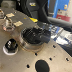 Kontakt tankgenomföring universal med svetsfläns i stål