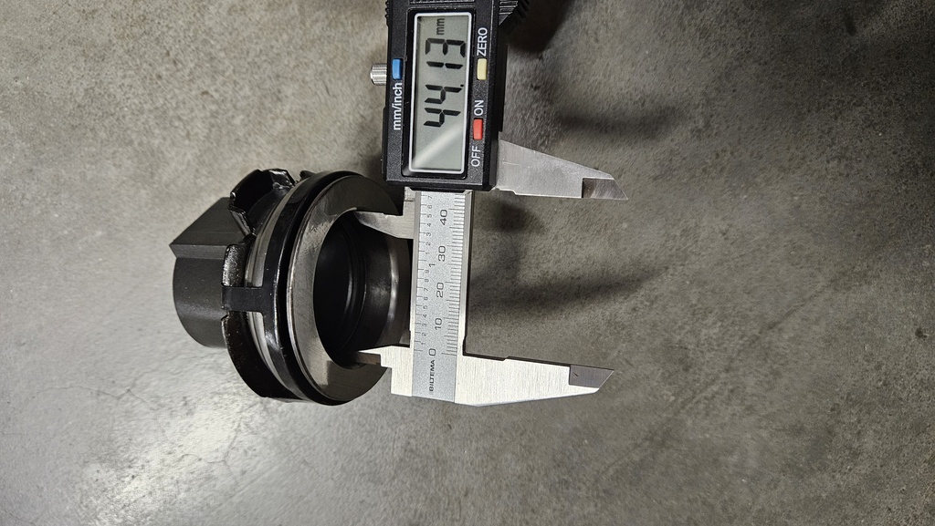 Urtrampningslager BMW 215-240mm (35mm)