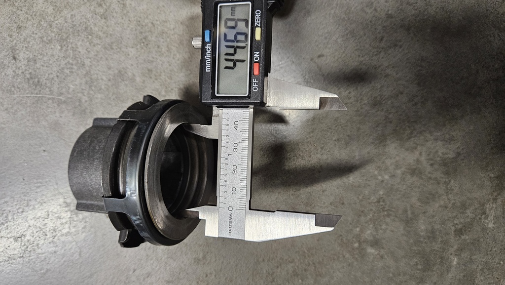 Urtrampningslager BMW 215-240mm (28mm)