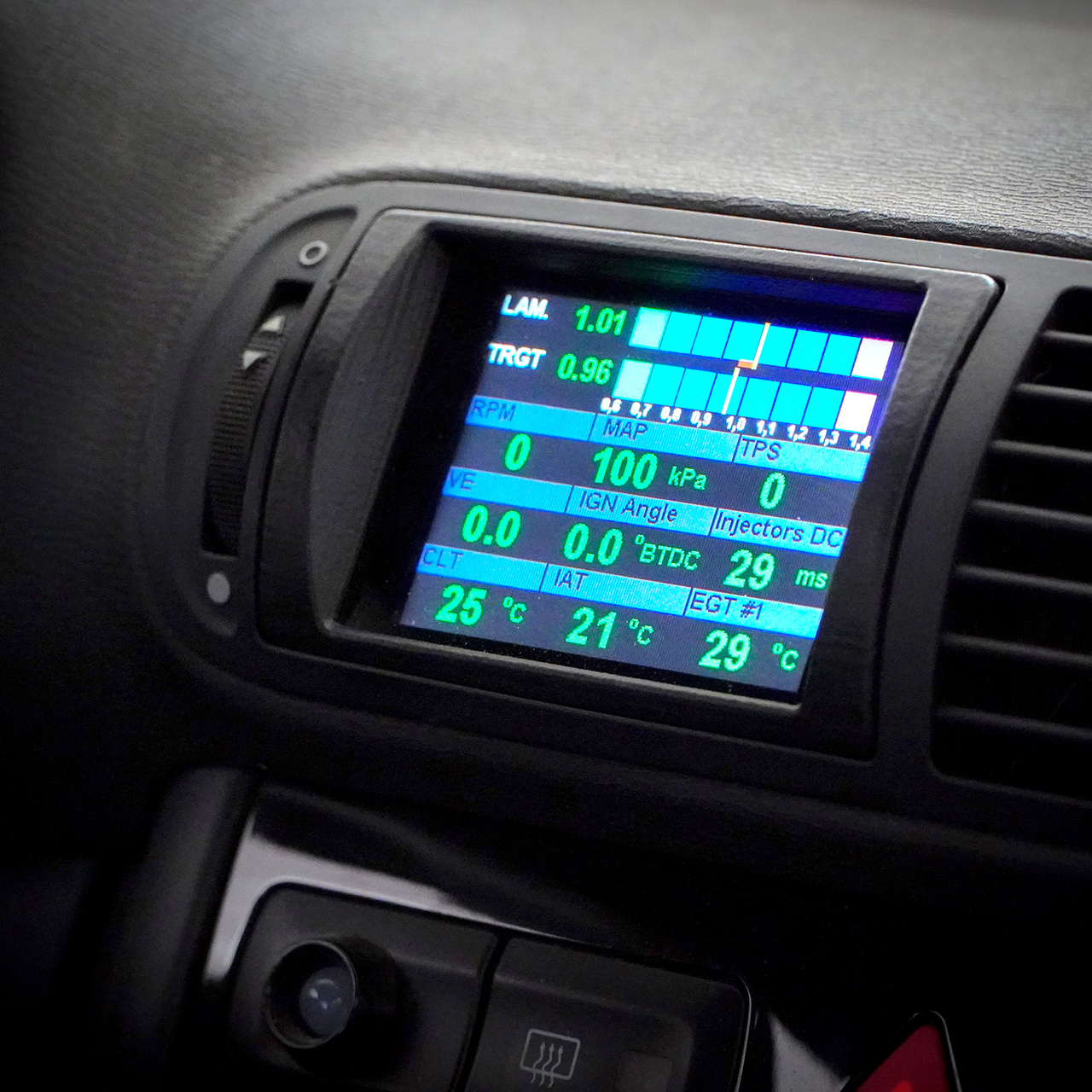 MFD32 Gen2 till Seat Leon/Cupra 1M LHD  mittlere Lüftung