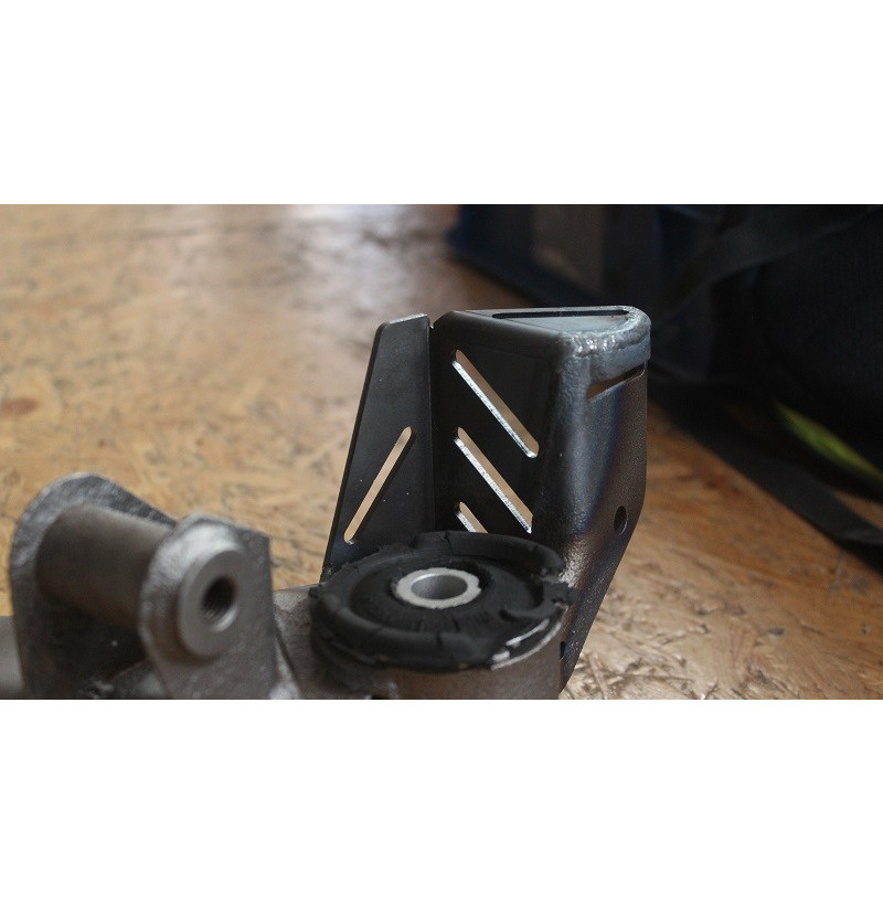 BMW E36 Förstärkning av bakre Stabilisatorfäste