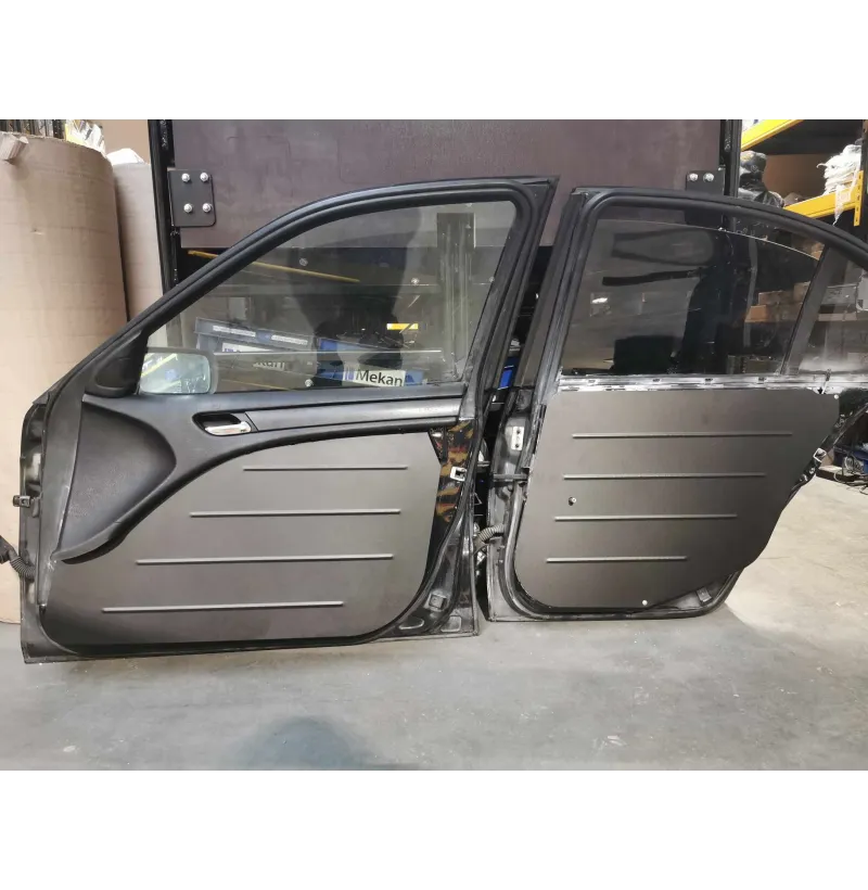 BMW E46 sedan Dörrpaneler Aluminium fram